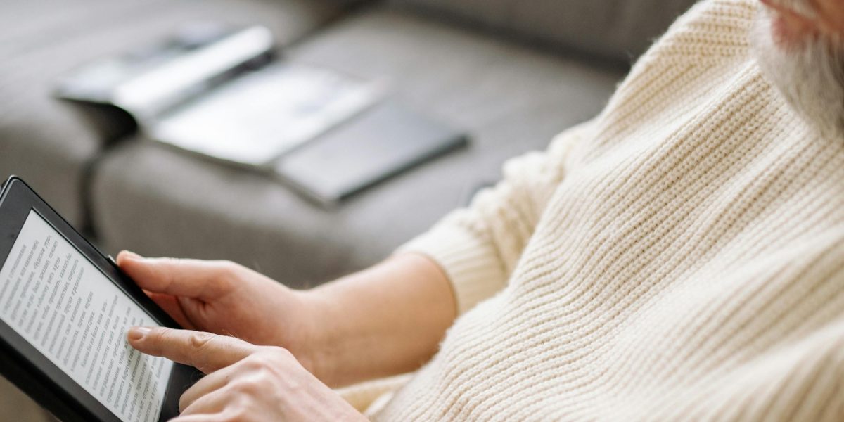 This guide helps fantasy readers choose the best digital reading platform by comparing features, catalogs, pricing, and reading experience in 2026. It explains...