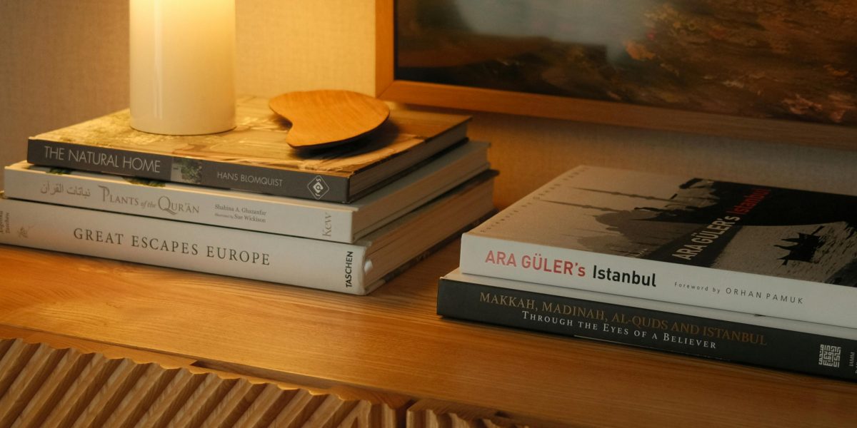 This guide sorts through the flood of fantasy releases to highlight the best books and series to read in 2026 across multiple subgenres — from epic world‑buildi...