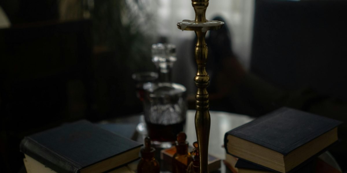 This article explains how to decide the best order to read a book series, focusing on fantasy where timelines, prequels, and shared universes often create confu...